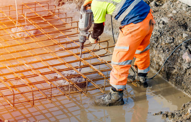 Best Commercial Concrete Services in Lakes Of The Four Seasons, IN